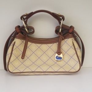 Authentic dooney & bourke shoulder handbag